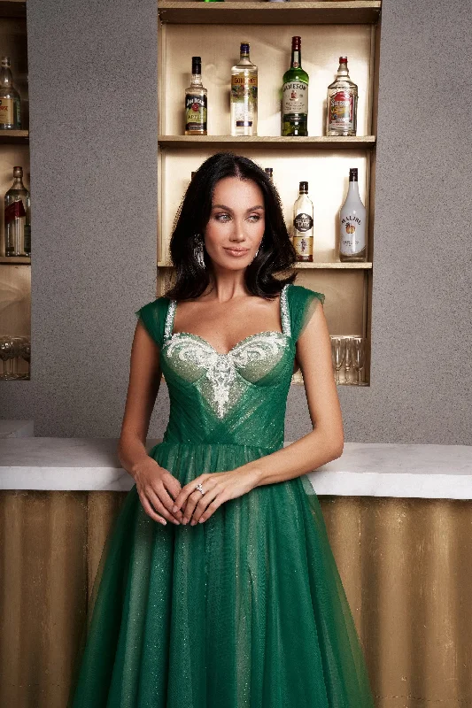 Bold, confident, and stylish women’s clothing Emerald Sweatheart Maxi Dress with Wings Bold, confident, and stylish women’s clothing Emerald Sweatheart Maxi Dress with Wings