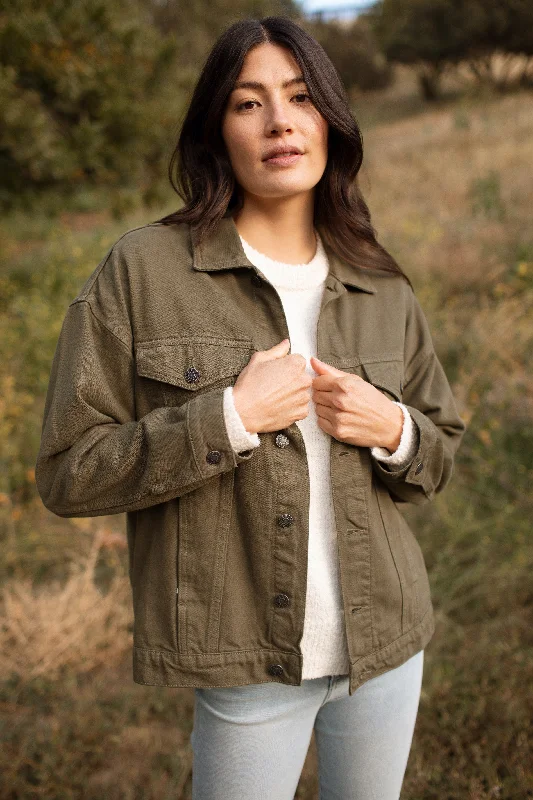 Discover the latest trends in women’s fashion   Hunter Jean Jacket